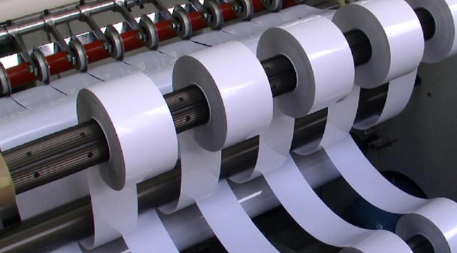 What are the requirements for die-cutting quality of self-adhesive labels?